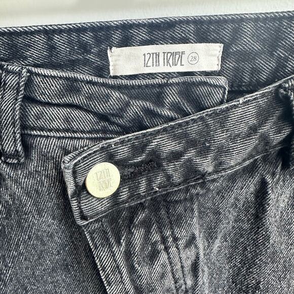 12th Tribe Sz 28 Black Boyfriend Straight Jeans Crossover Button High Rise - Picture 8 of 12